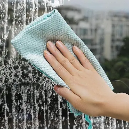 منشفة تنظيف الزجاج
